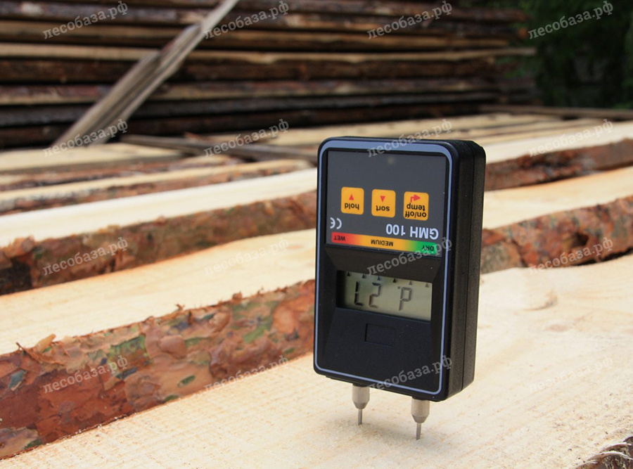 Фото 14. Влагомер для измерения степени влажности древесины