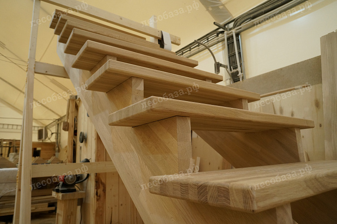 Индивидуальное изготовление деревянных лестниц