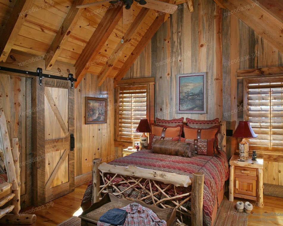 Спальная комната в деревянном доме