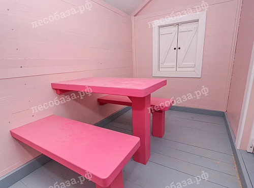 Foto 5. Dětský domeček vyrobený výhradně ze šindelů