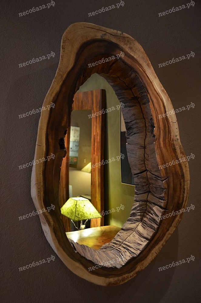 зеркало в деревянной раме
