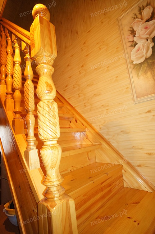 Лестница на тетивах из сосны