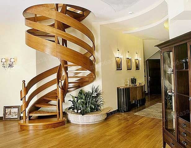 Деревянная винтовая лестница
