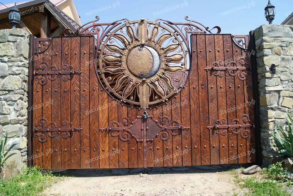 необычные ворота