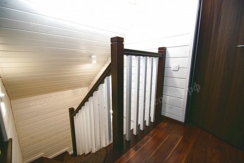 Установка лестницы на второй этаж в частном доме