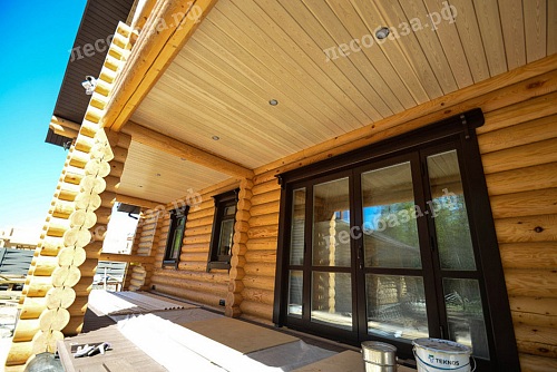 Фото 6. Обшивка свесов планкеном