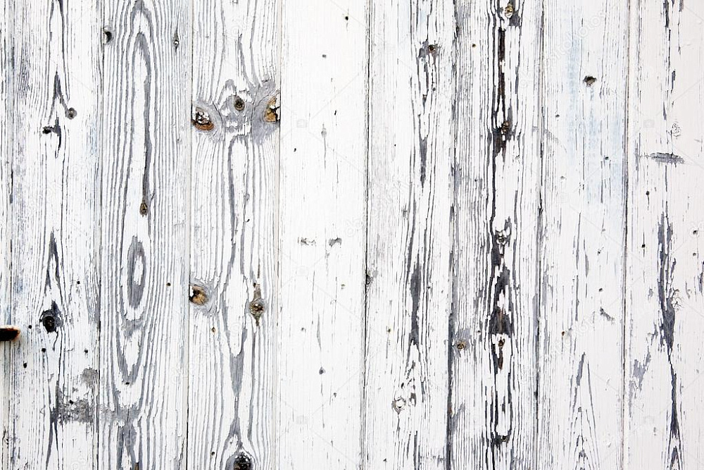 Оригинальные решения покраски деревянных поверхностей в белый цвет, с приданием старины или потертостей